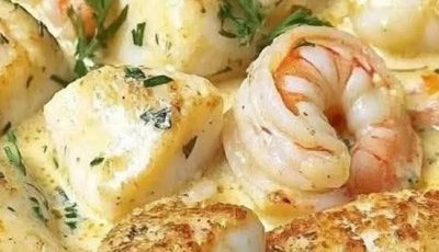 Shrimp and Cod in Creamy Garlic Sauce