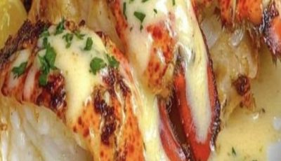 Creamy Garlic Butter Lobster Tails