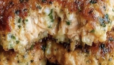 Low Carb 3-Ingredient Salmon Patties (Healthy High-Protein Dinner in 15 Minutes)