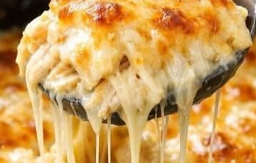 5-Ingredient Slow Cooker Cheesy Hashbrown Casserole